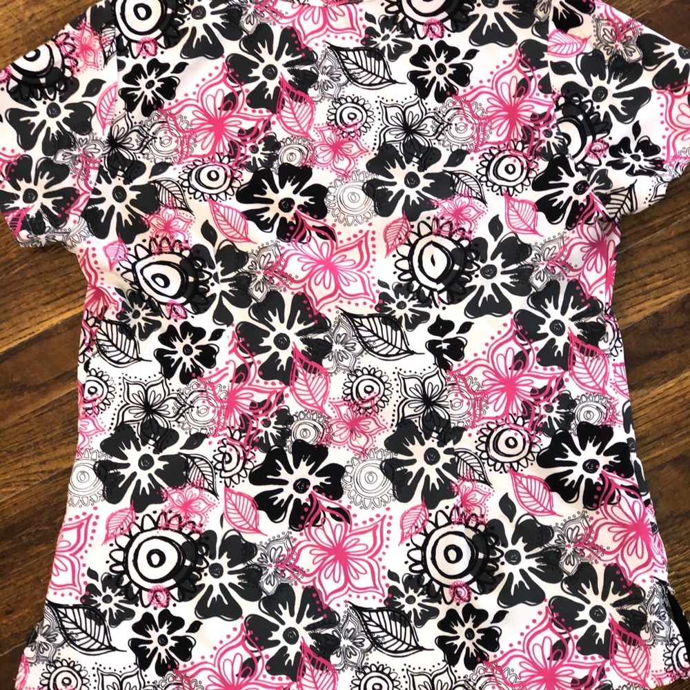 WOMENS SCRUB TOP